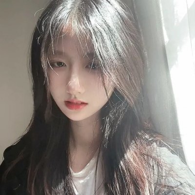 手比眼睛更粉 海报